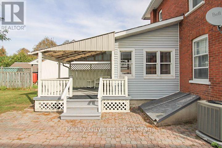 523 Armour Road, Peterborough, Ontario  K9H 1Y8 - Photo 3 - X13810264