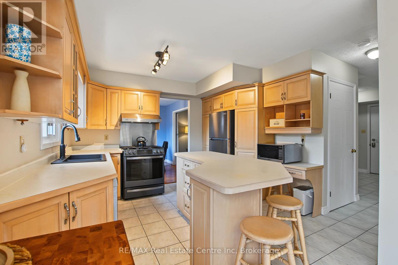 71 Linda Drive, Cambridge, Ontario N3C 3W6 - Photo 13 - X13810310