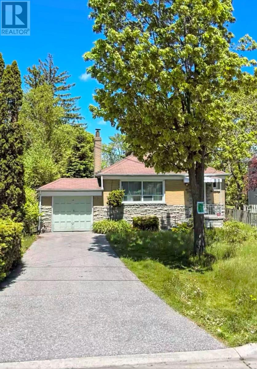 12 CHATTERTON BOULEVARD, Toronto, Ontario