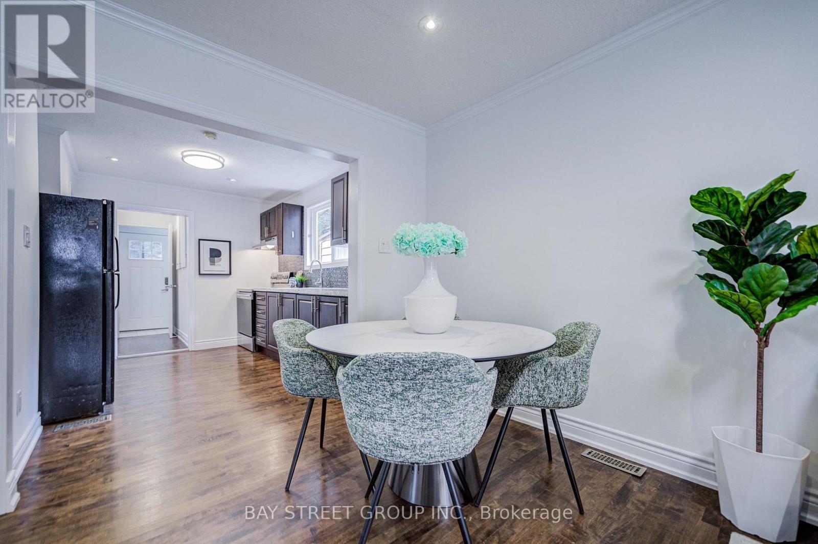 7 Emmott Avenue, Toronto, Ontario  M1L 2X2 - Photo 10 - E13810112