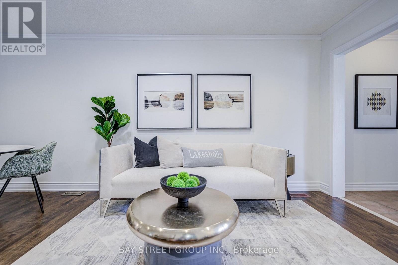 7 Emmott Avenue, Toronto, Ontario  M1L 2X2 - Photo 13 - E13810112