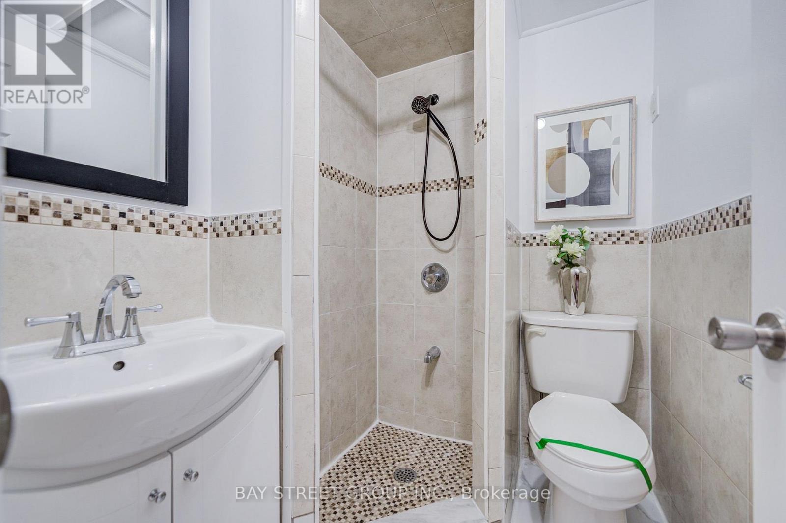 7 Emmott Avenue, Toronto, Ontario  M1L 2X2 - Photo 28 - E13810112
