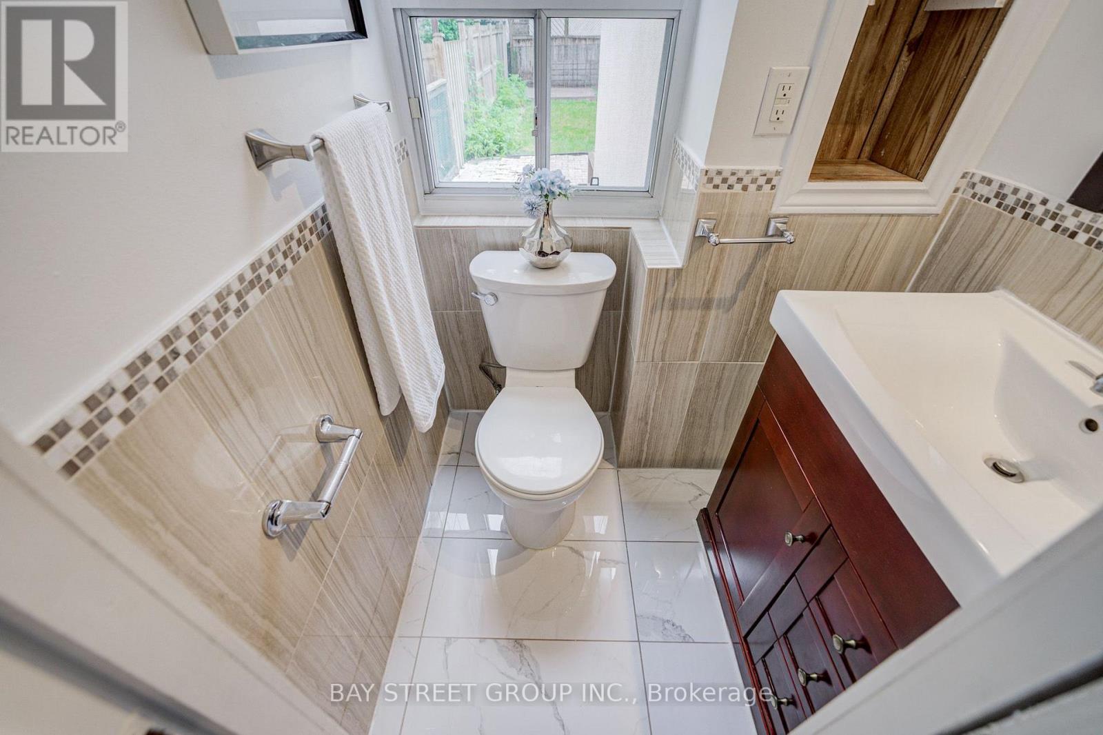 7 Emmott Avenue, Toronto, Ontario  M1L 2X2 - Photo 31 - E13810112