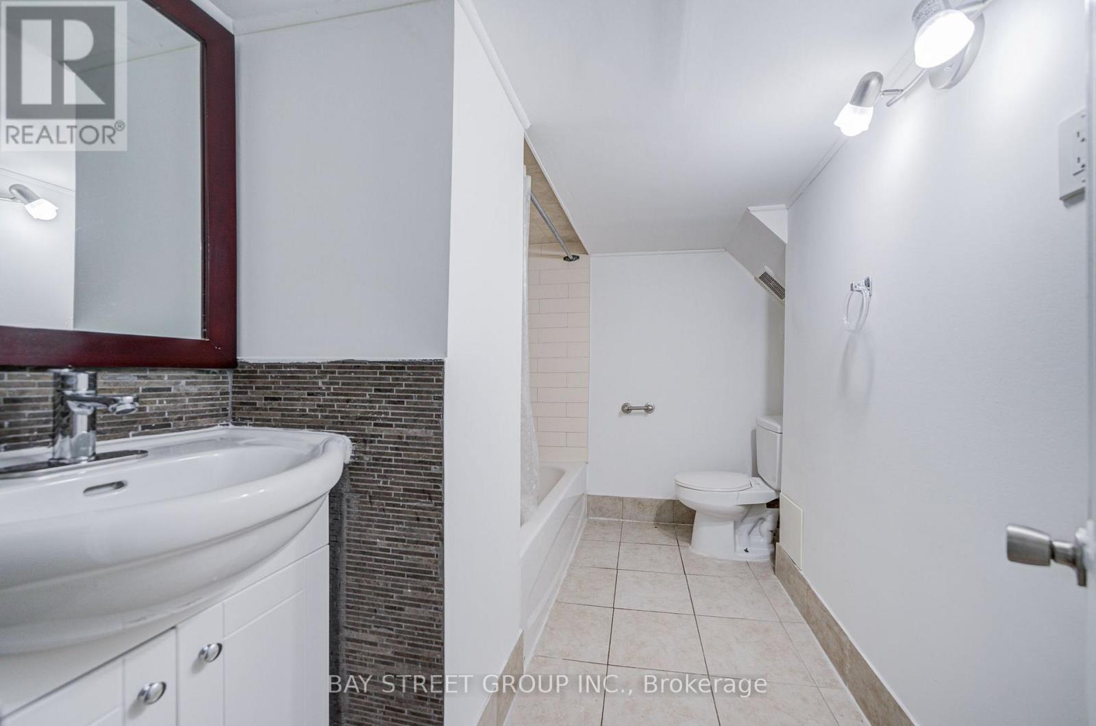 7 Emmott Avenue, Toronto, Ontario  M1L 2X2 - Photo 38 - E13810112