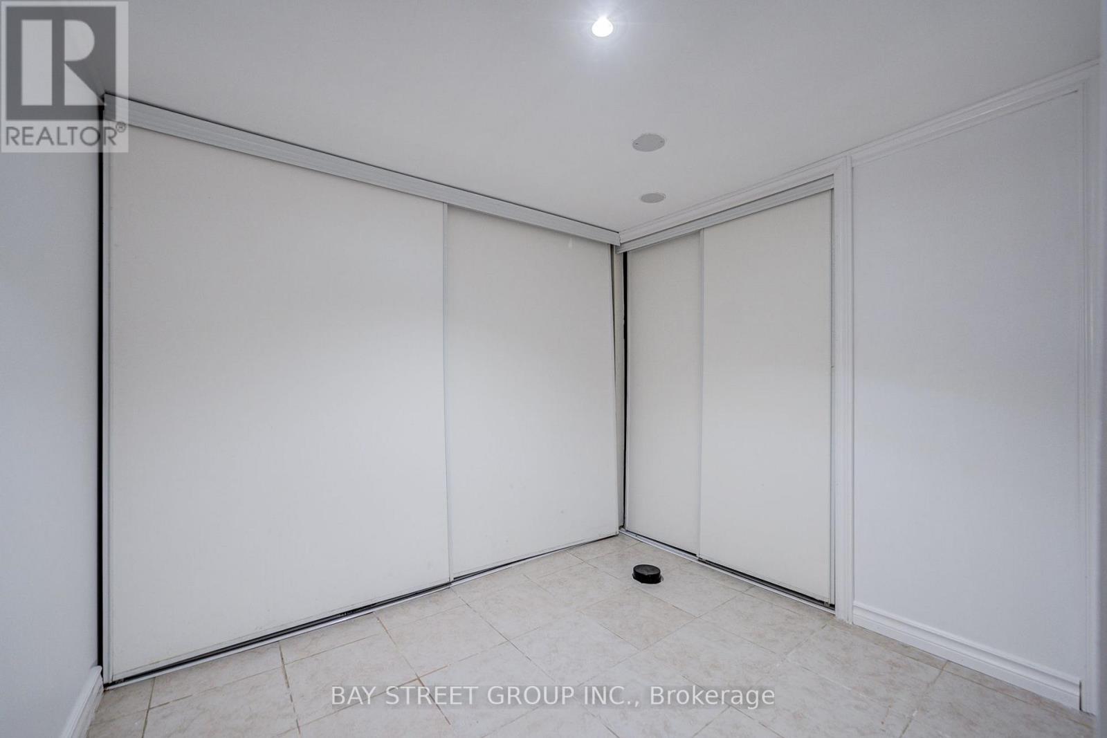 7 Emmott Avenue, Toronto, Ontario  M1L 2X2 - Photo 40 - E13810112