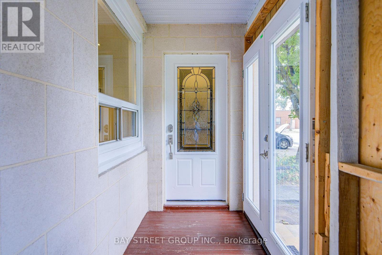 7 Emmott Avenue, Toronto, Ontario  M1L 2X2 - Photo 5 - E13810112