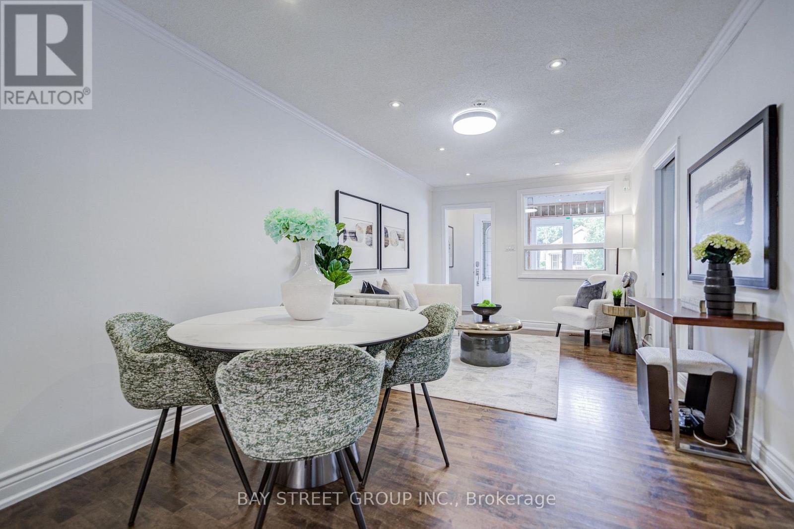 7 Emmott Avenue, Toronto, Ontario  M1L 2X2 - Photo 9 - E13810112