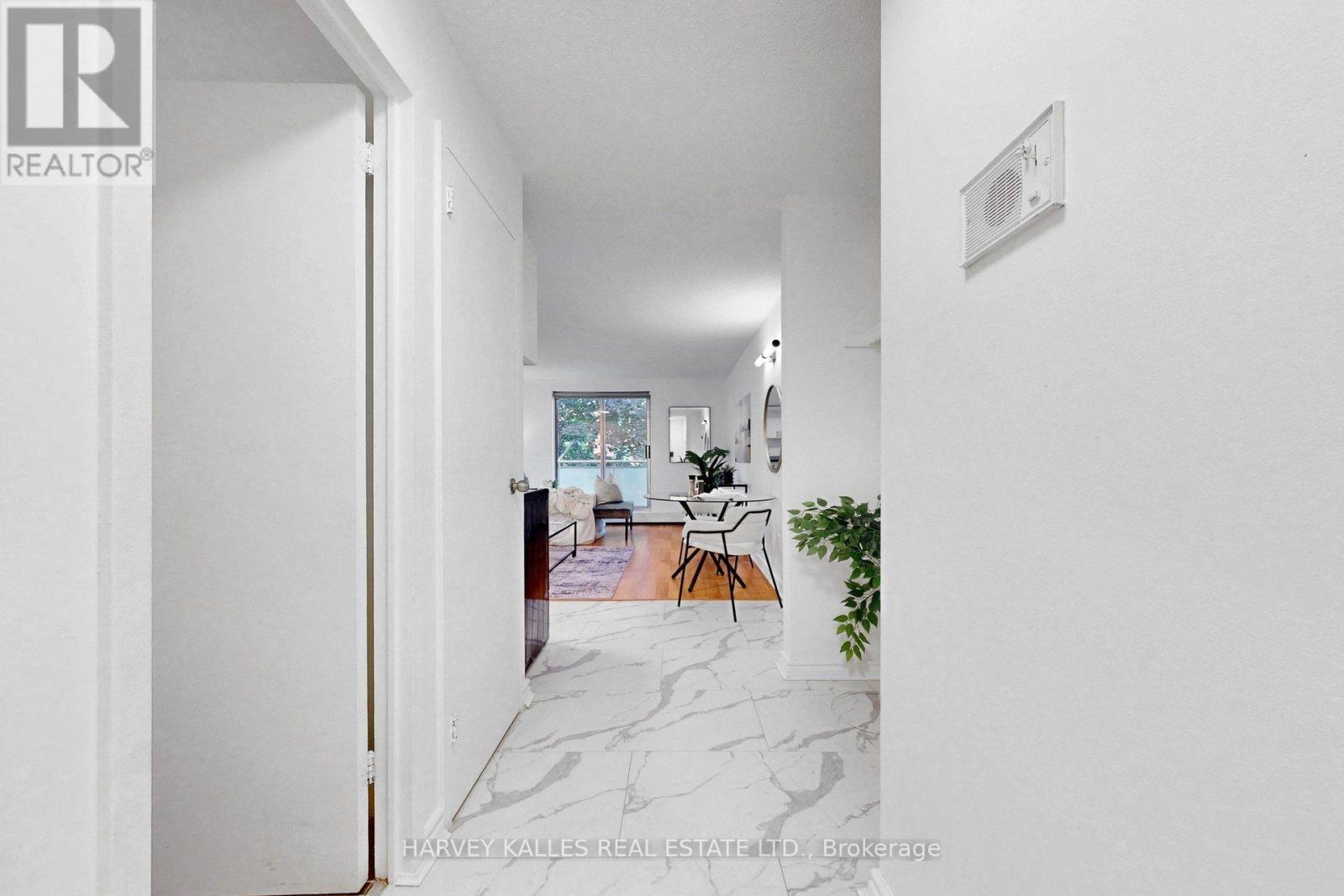 315 - 123 Woobine Avenue, Toronto, Ontario  M4L 3V8 - Photo 11 - E13810186