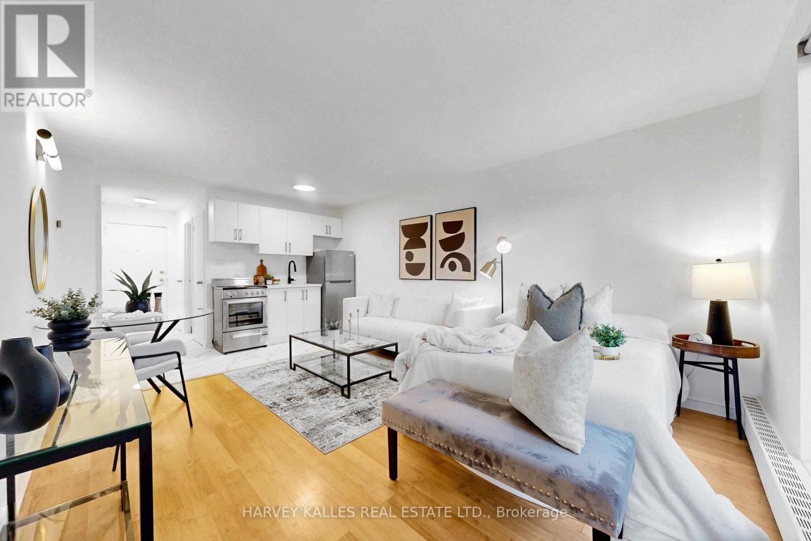 315 - 123 Woobine Avenue, Toronto, Ontario  M4L 3V8 - Photo 3 - E13810186