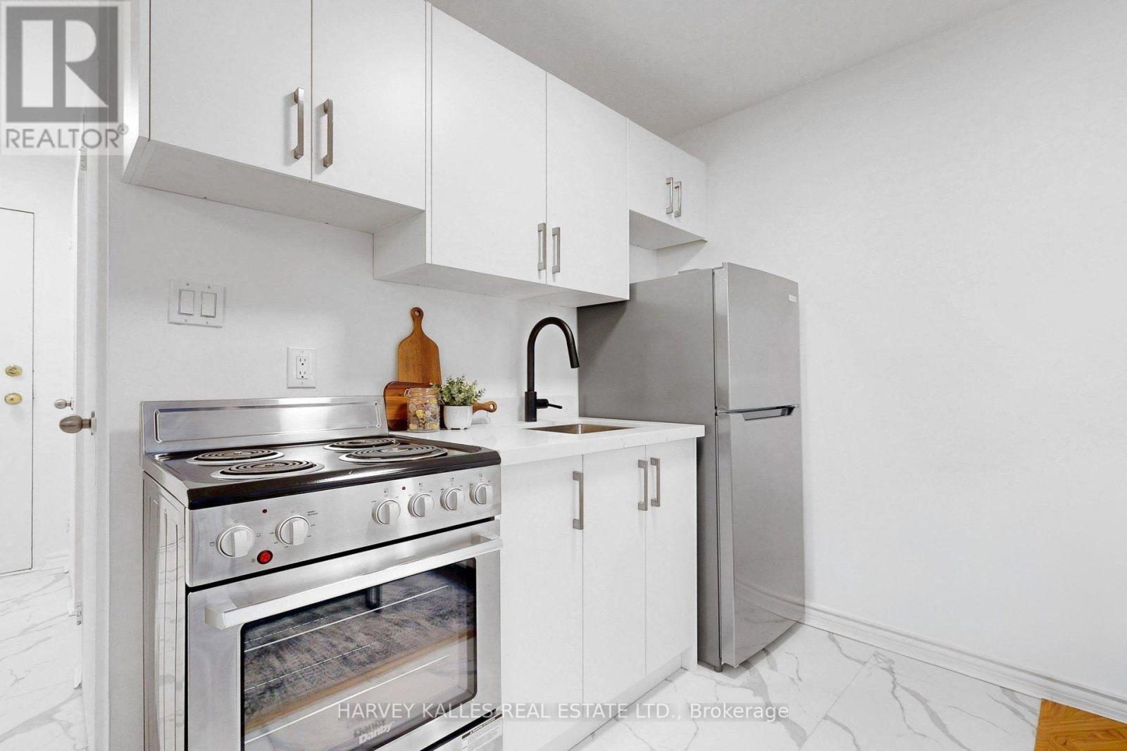 315 - 123 Woobine Avenue, Toronto, Ontario  M4L 3V8 - Photo 8 - E13810186
