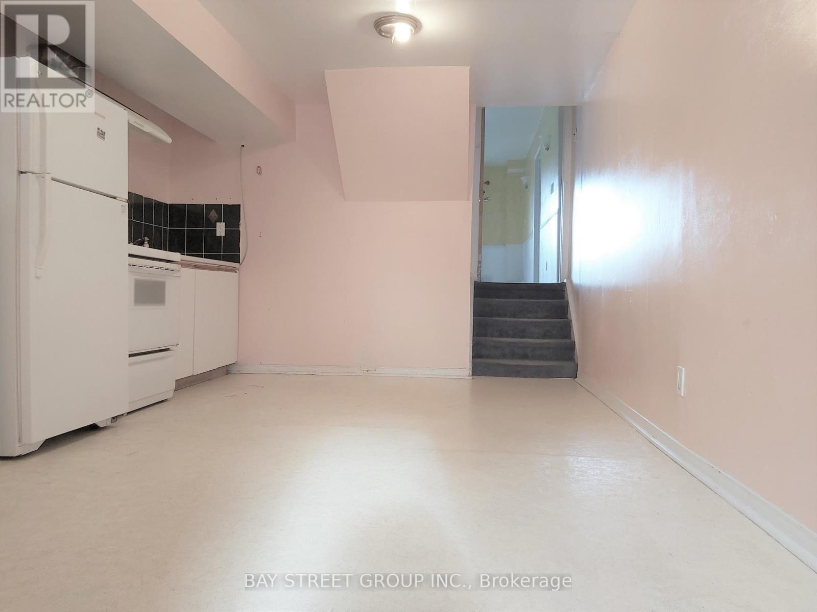 (Lower) - 72 Parkdene Court E, Toronto, Ontario  M1W 2J3 - Photo 3 - E13810300