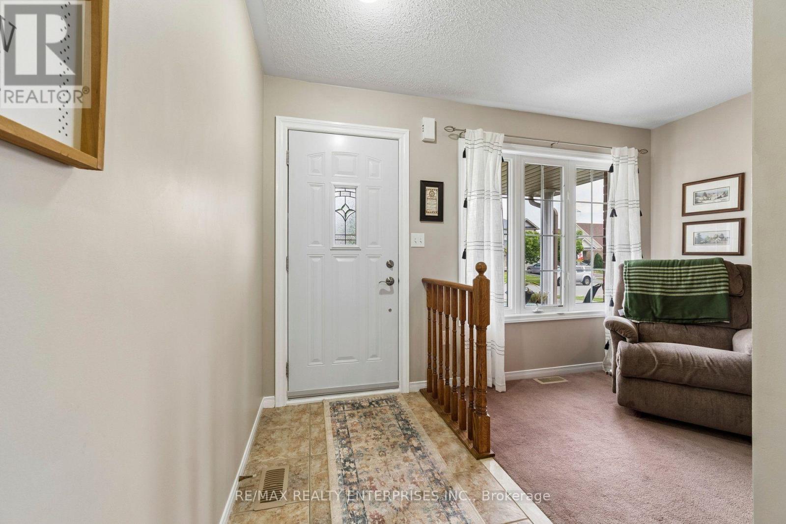 1621 NORTHFIELD AVENUE Oshawa (Samac) Ontario Canada L1K0K8 4
