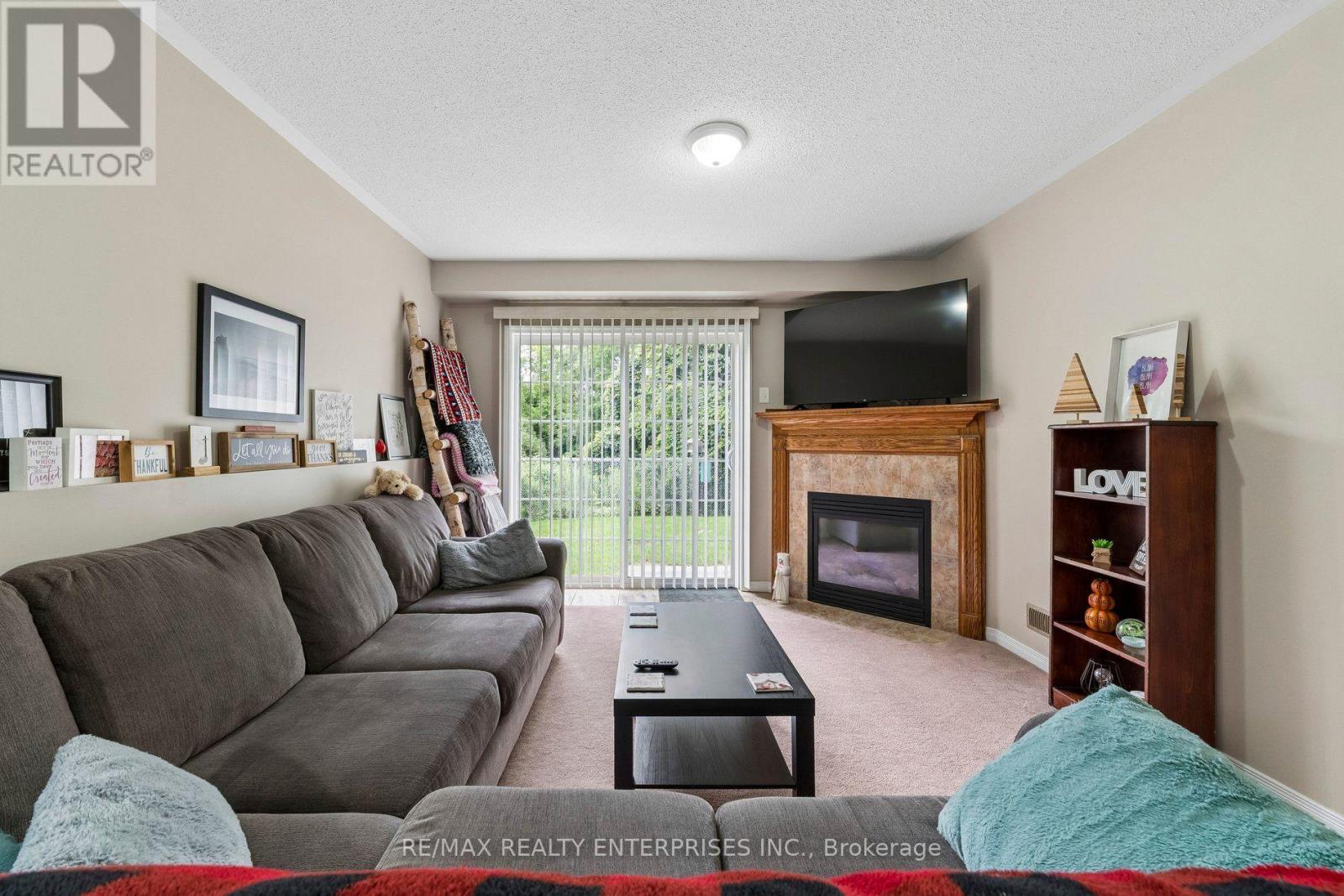 1621 NORTHFIELD AVENUE Oshawa (Samac) Ontario Canada L1K0K8 5