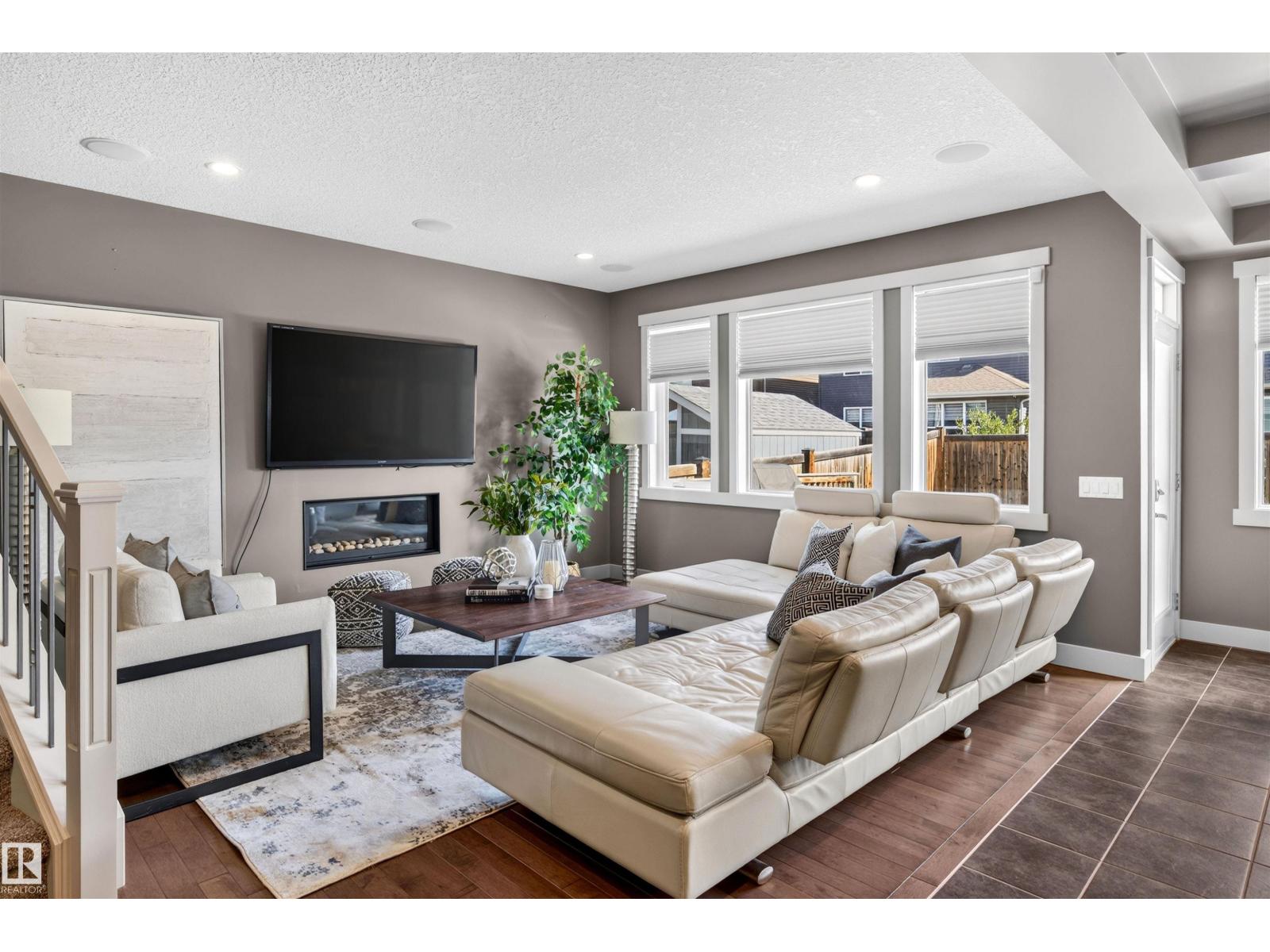 4394 CRABAPPLE CR SW