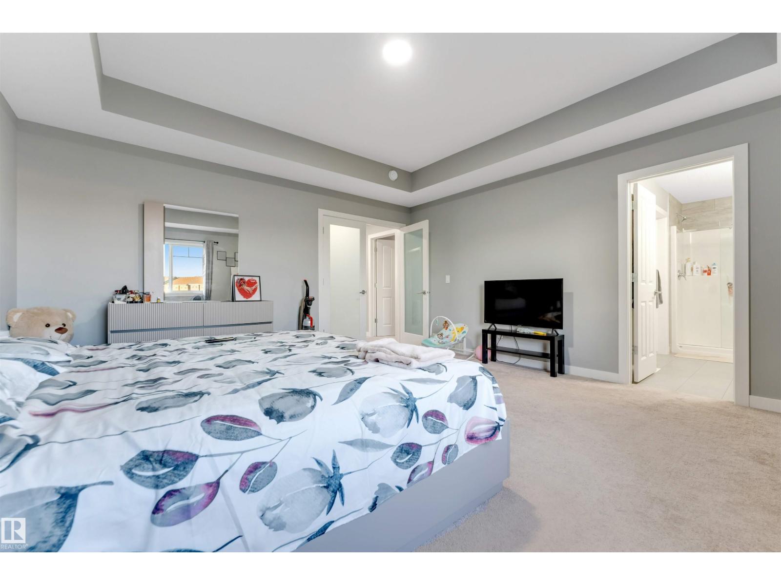 519 37 AV NW