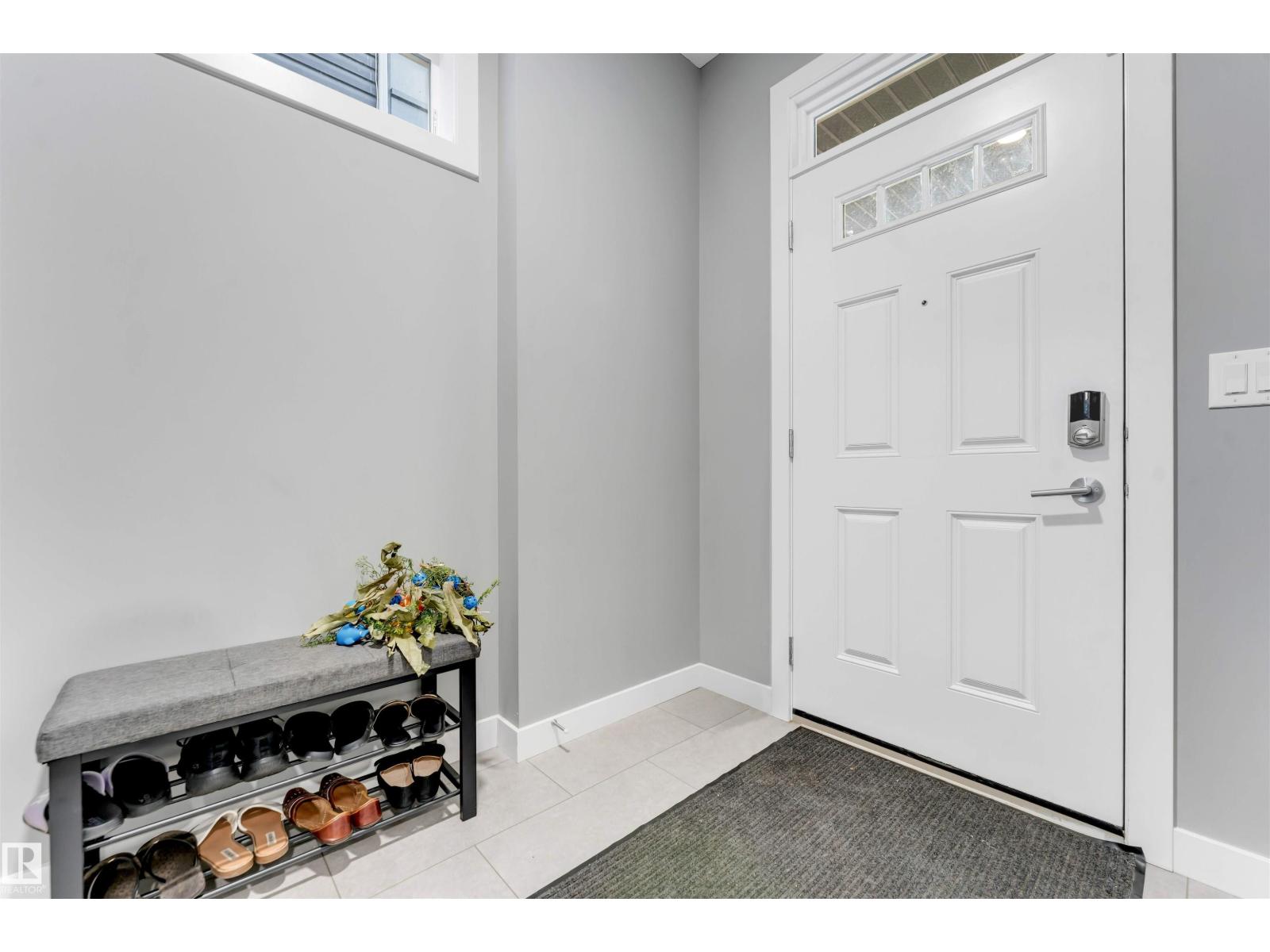 519 37 AV NW