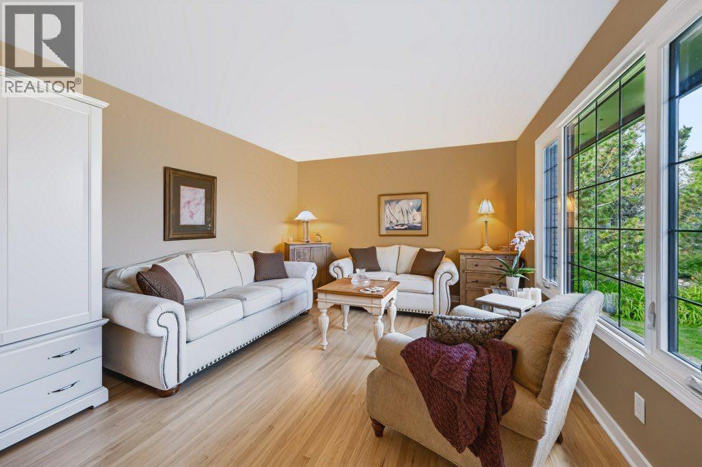 15 Wellington Place SW, Calgary, Alberta  T3C 2C2 - Photo 3 - A2345711