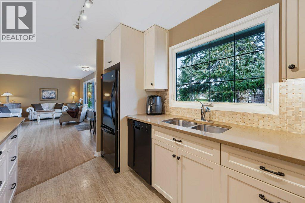 15 Wellington Place SW, Calgary, Alberta  T3C 2C2 - Photo 6 - A2345711