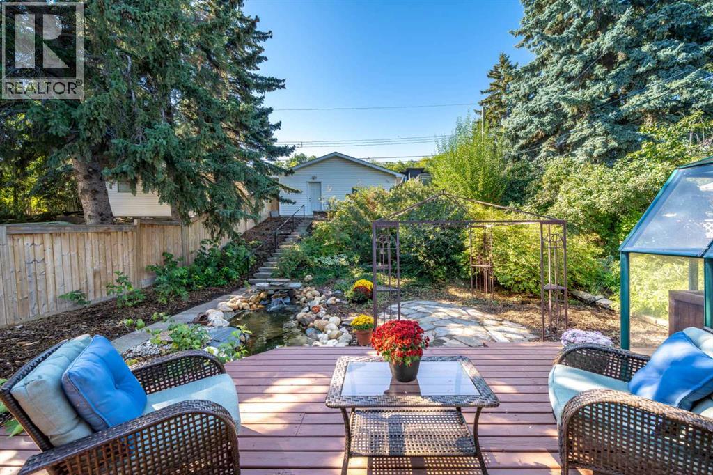 1323 University Drive NW, Calgary, Alberta  T2N 3Y8 - Photo 2 - A2346163