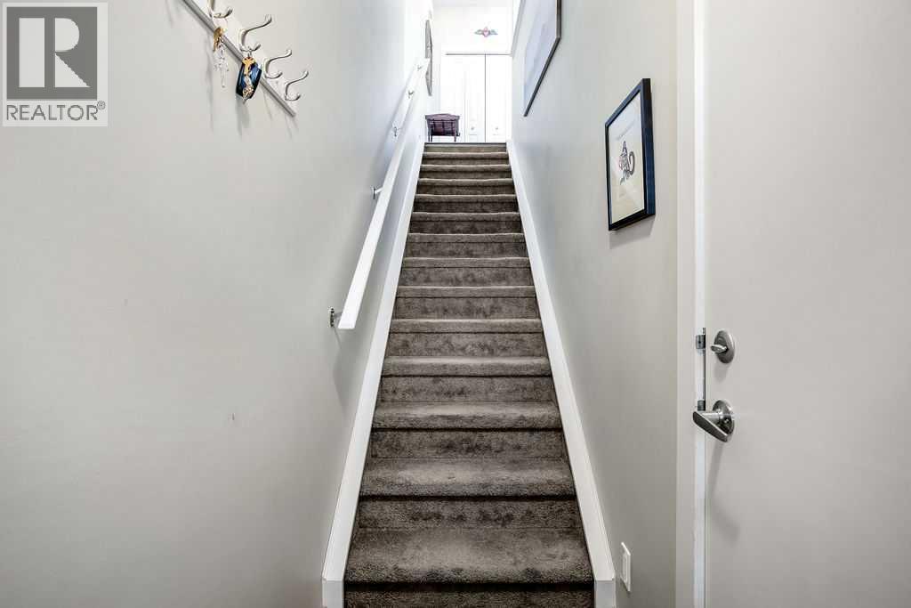 18 Legacy Path SE, Calgary, Alberta  T2X 4H9 - Photo 7 - A2346326