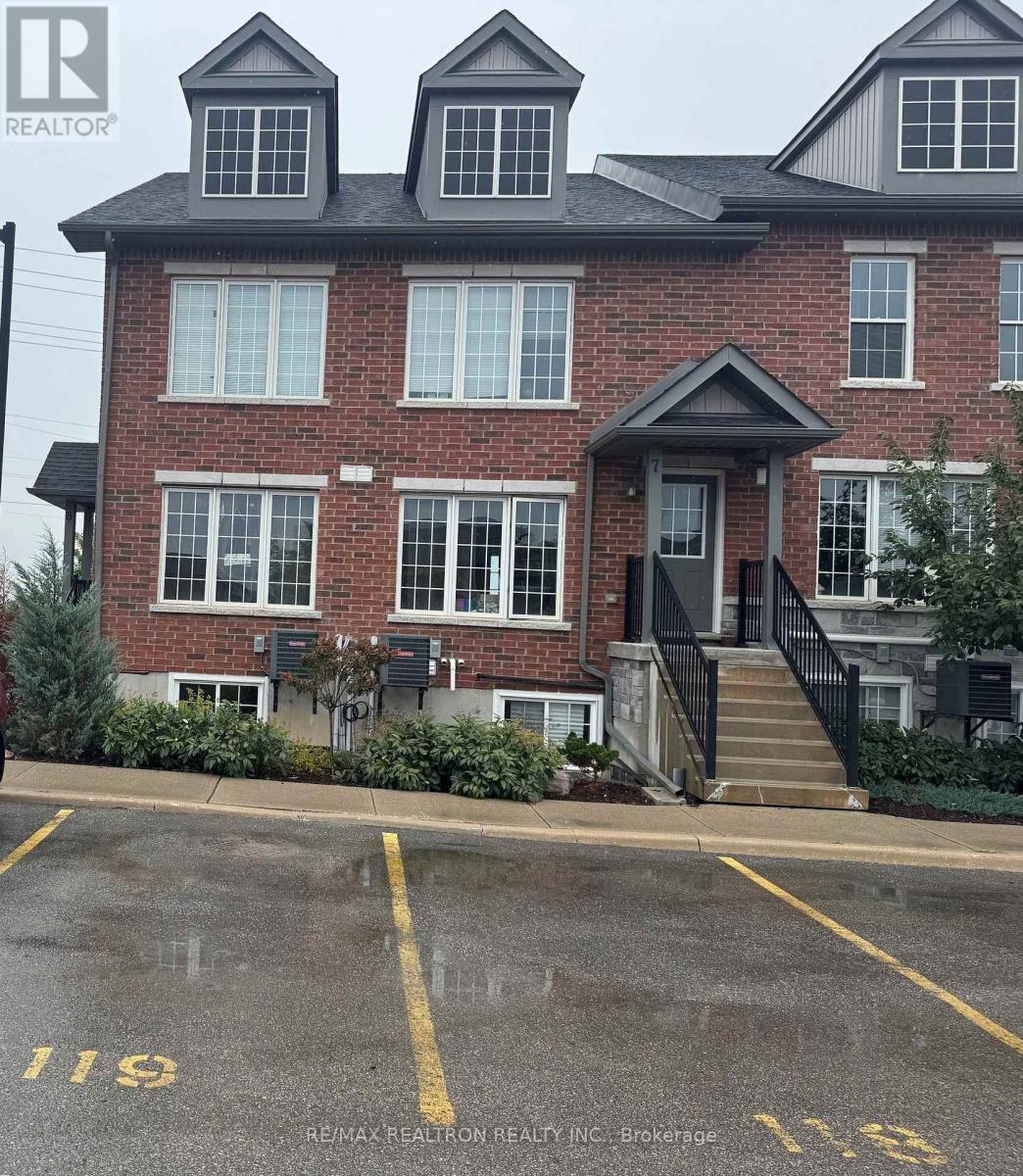 8 - 252 Penetanguishene Road, Barrie, Ontario  L4M 7C2 - Photo 1 - S13810088