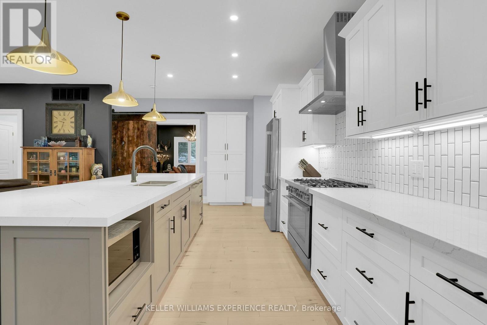 41 Heron Boulevard, Springwater (Snow Valley), Ontario  L0L 1Y3 - Photo 5 - S13810138