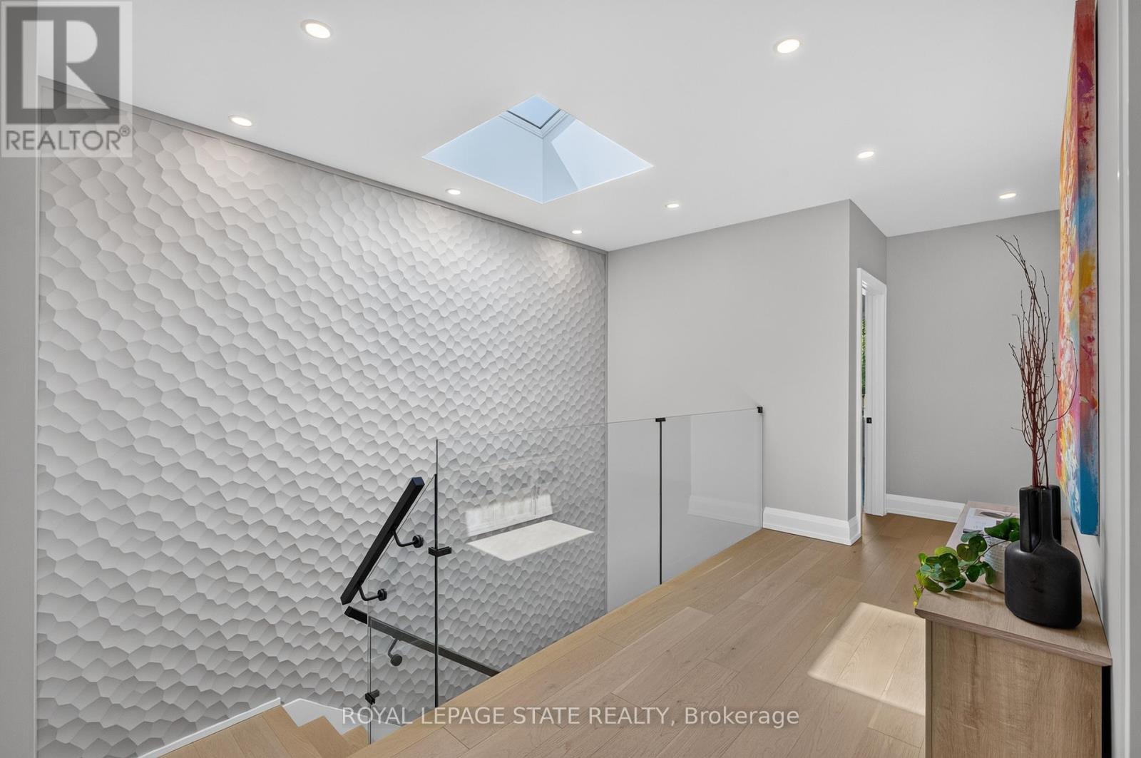 1047 Meredith Avenue, Mississauga, Ontario  L5E 2C6 - Photo 23 - W13810118