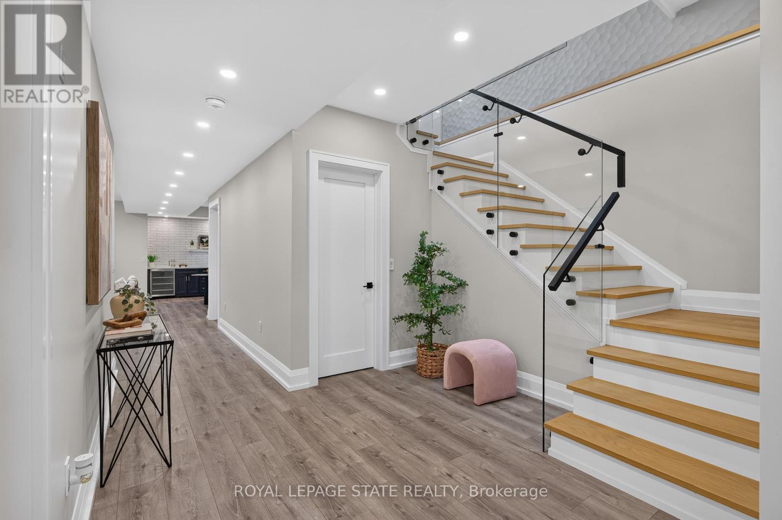 1047 Meredith Avenue, Mississauga, Ontario  L5E 2C6 - Photo 35 - W13810118
