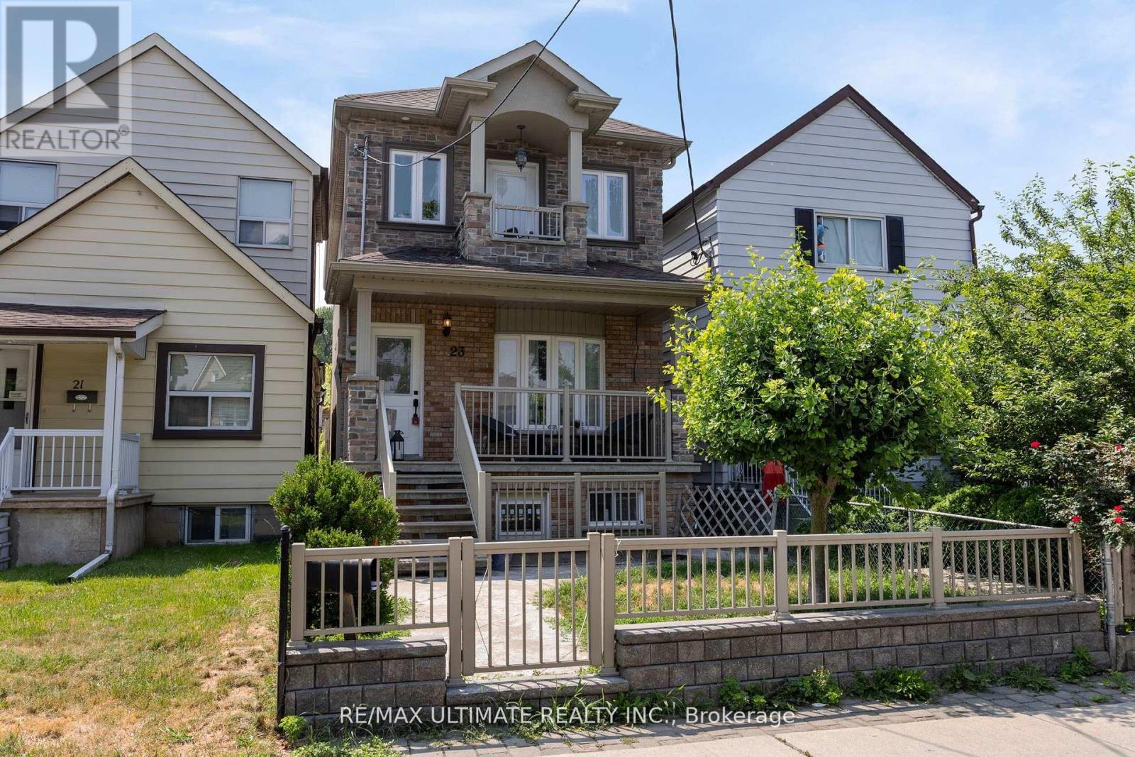 23 Seneca Avenue, Toronto, Ontario  M6N 2G7 - Photo 4 - W13810124
