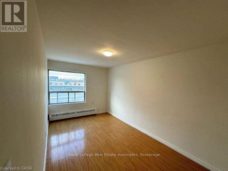 1 - 3071 Hurontario Street, Mississauga, Ontario  L5A 4E4 - Photo 5 - W13810152