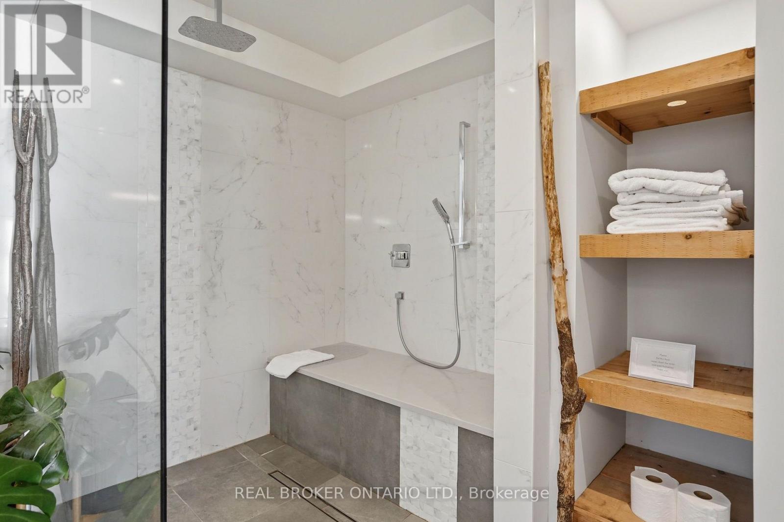 868 Danforth Place, Burlington, Ontario  L7T 1S2 - Photo 18 - W13810262