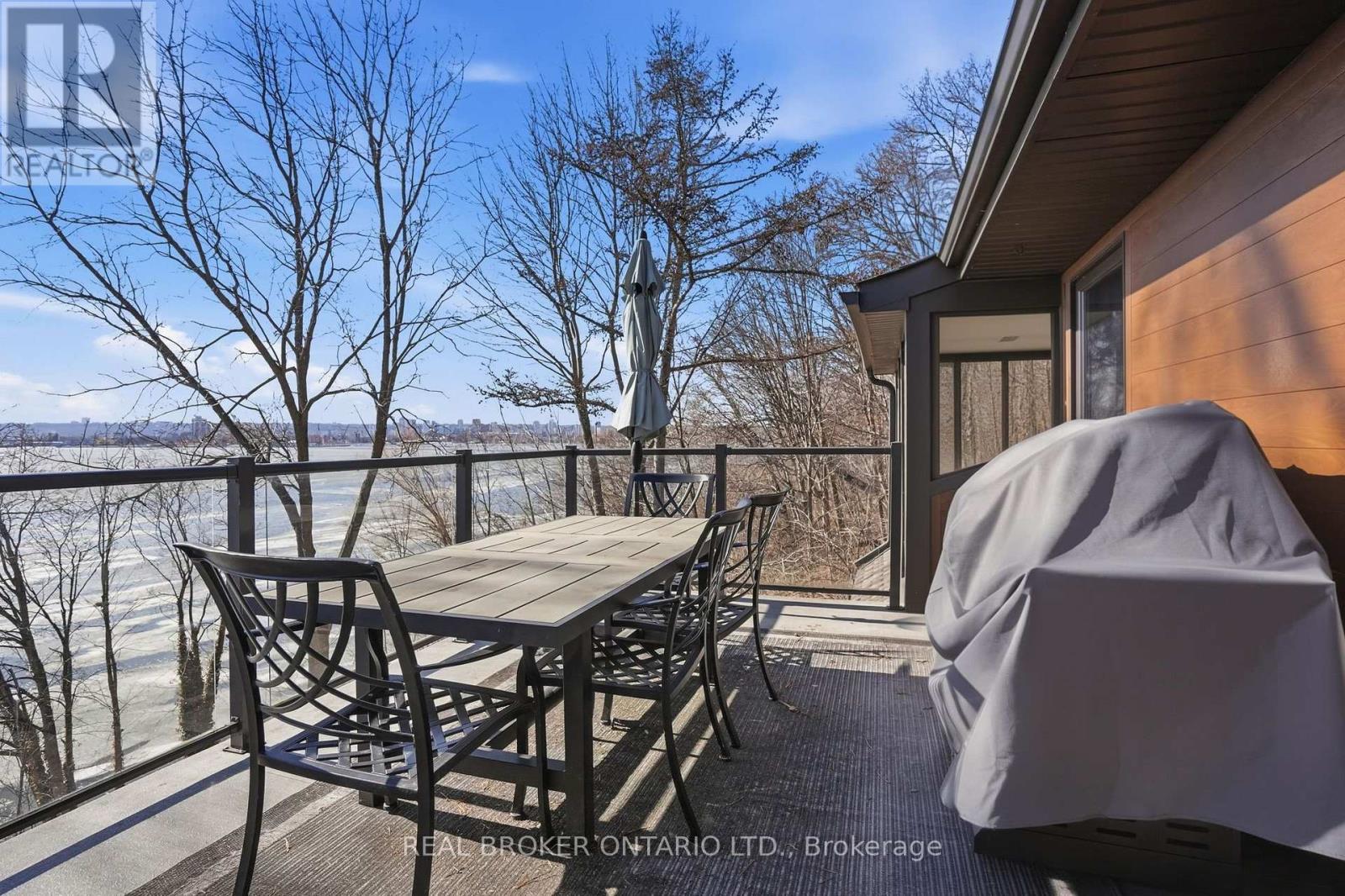 868 Danforth Place, Burlington, Ontario  L7T 1S2 - Photo 32 - W13810262