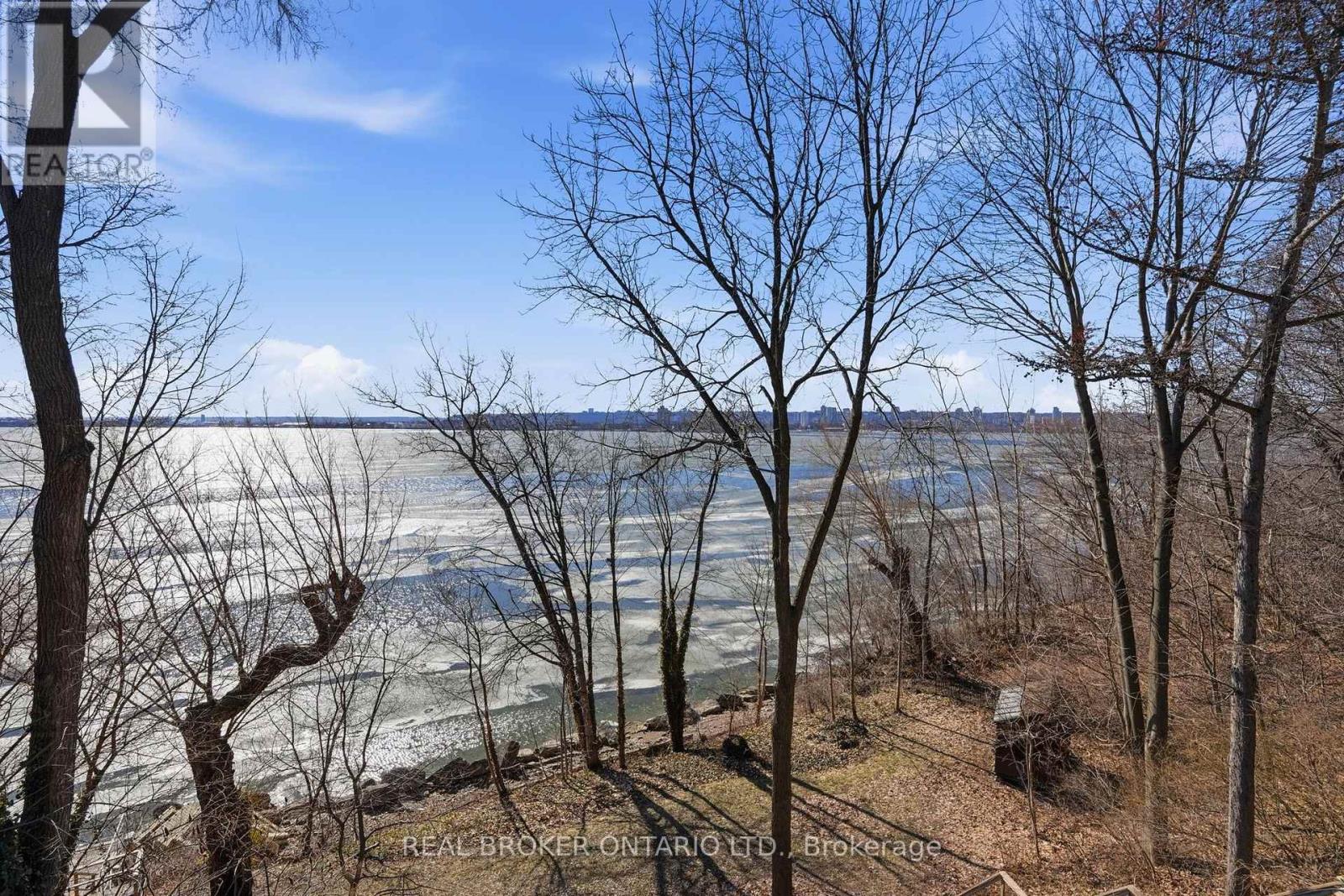 868 Danforth Place, Burlington, Ontario  L7T 1S2 - Photo 33 - W13810262