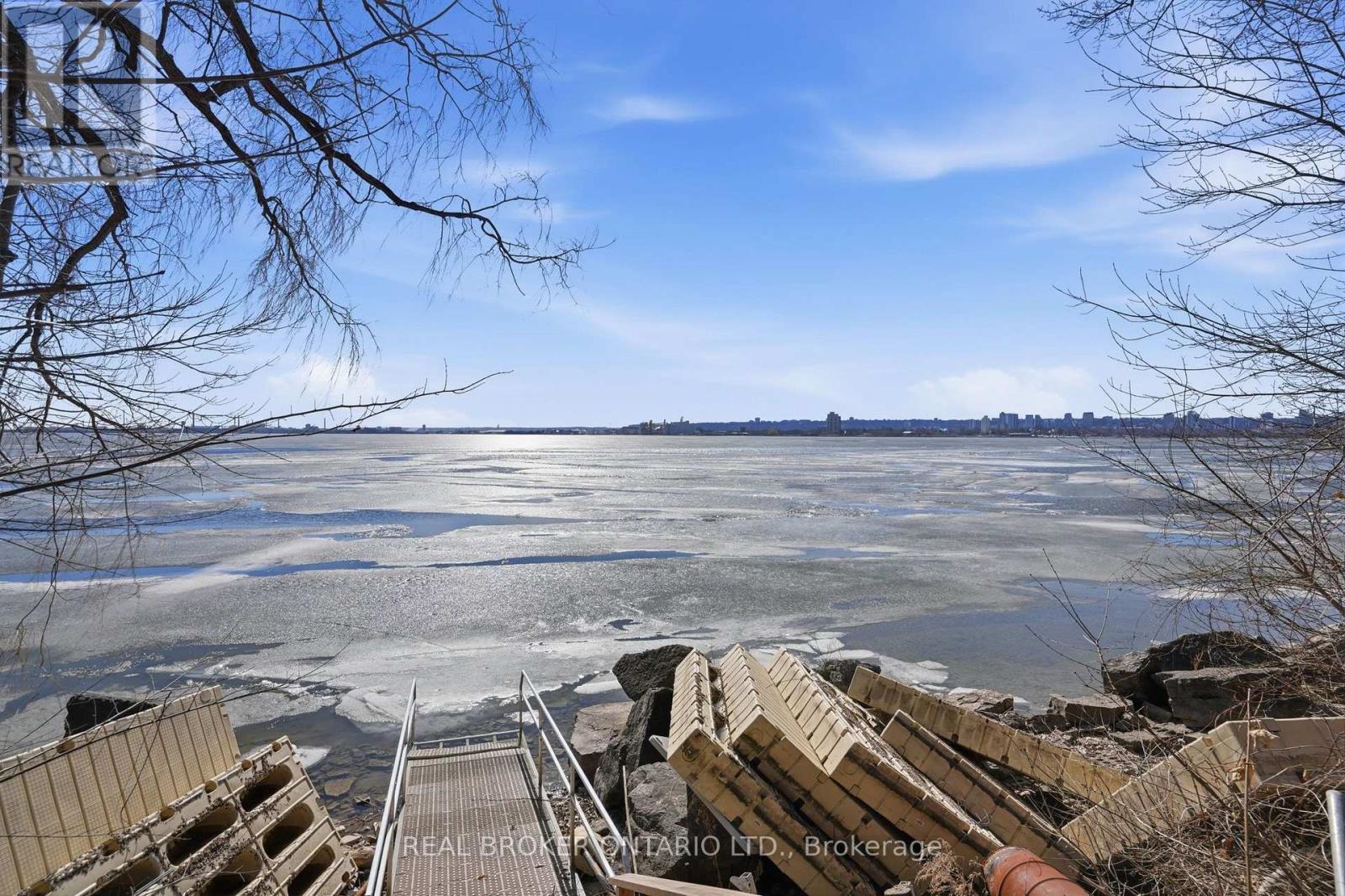 868 Danforth Place, Burlington, Ontario  L7T 1S2 - Photo 45 - W13810262