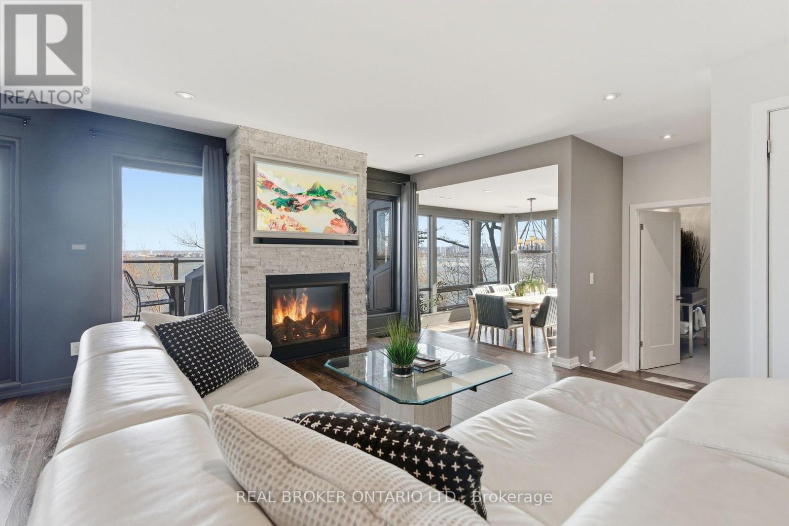 868 Danforth Place, Burlington, Ontario  L7T 1S2 - Photo 7 - W13810262