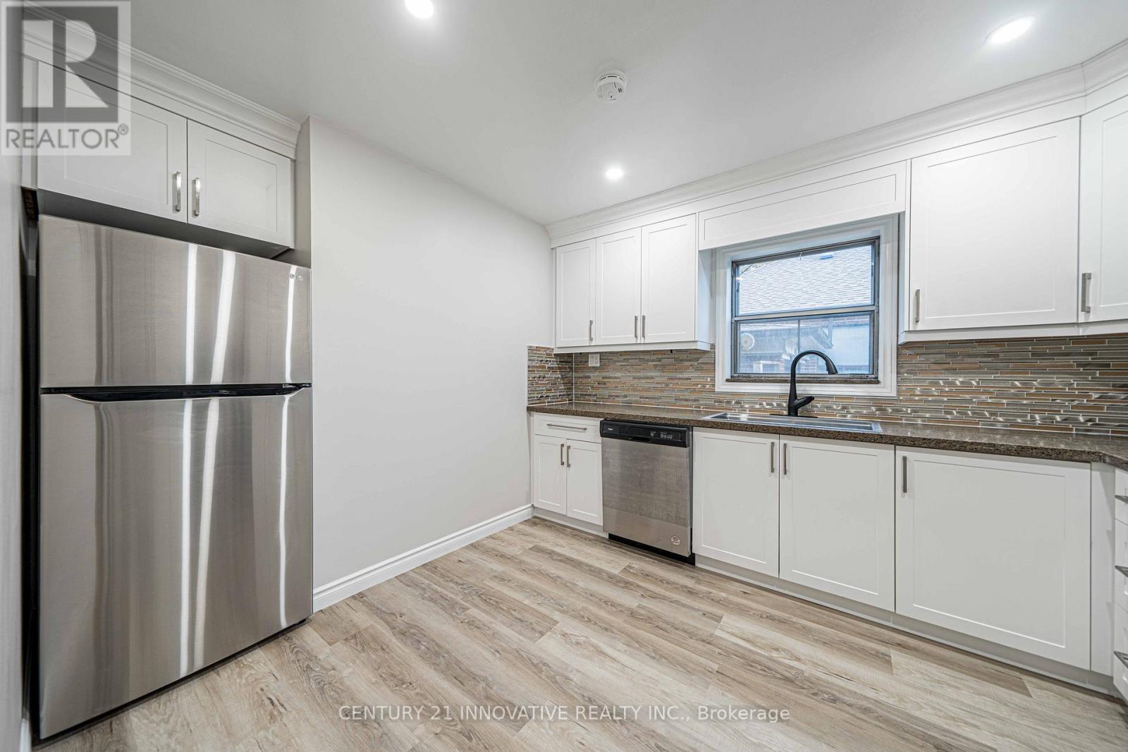Upper - 22 Carysfort Road, Toronto, Ontario  M8Z 4X2 - Photo 13 - W13810334
