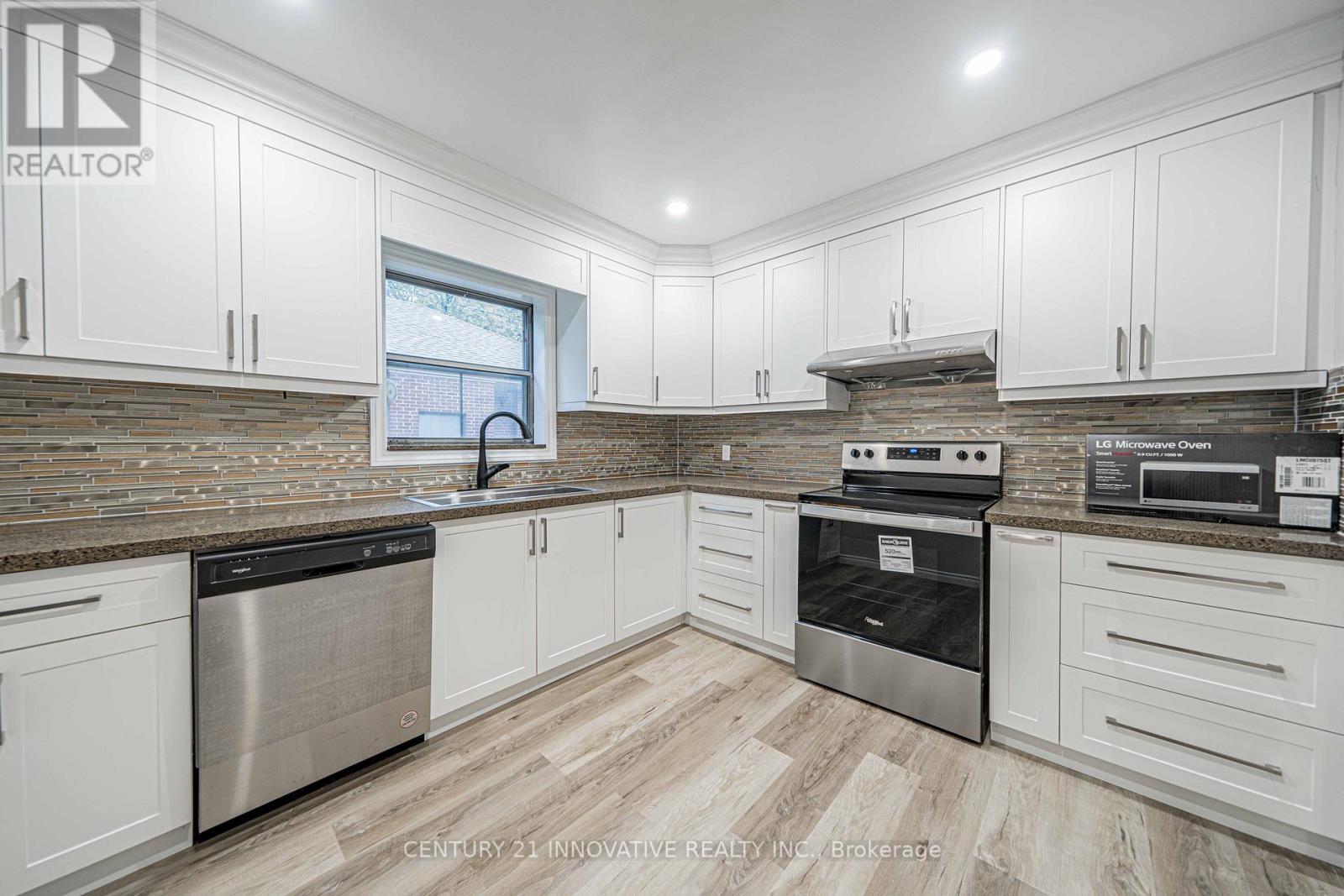 Upper - 22 Carysfort Road, Toronto, Ontario  M8Z 4X2 - Photo 14 - W13810334