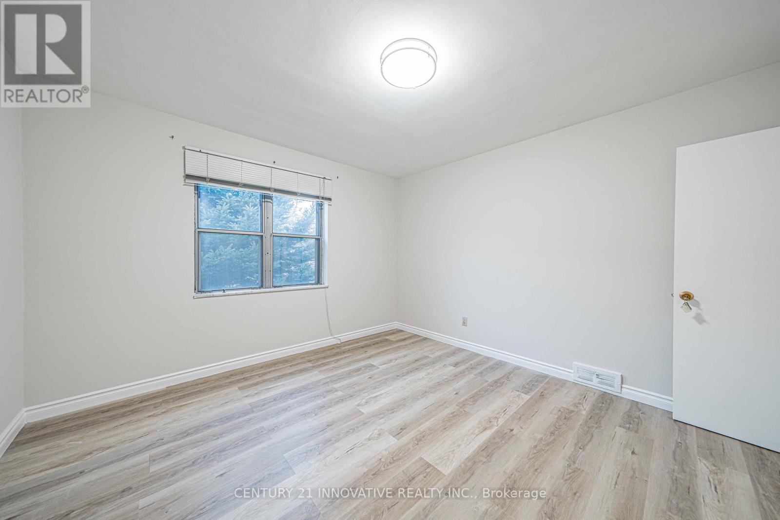 Upper - 22 Carysfort Road, Toronto, Ontario  M8Z 4X2 - Photo 18 - W13810334