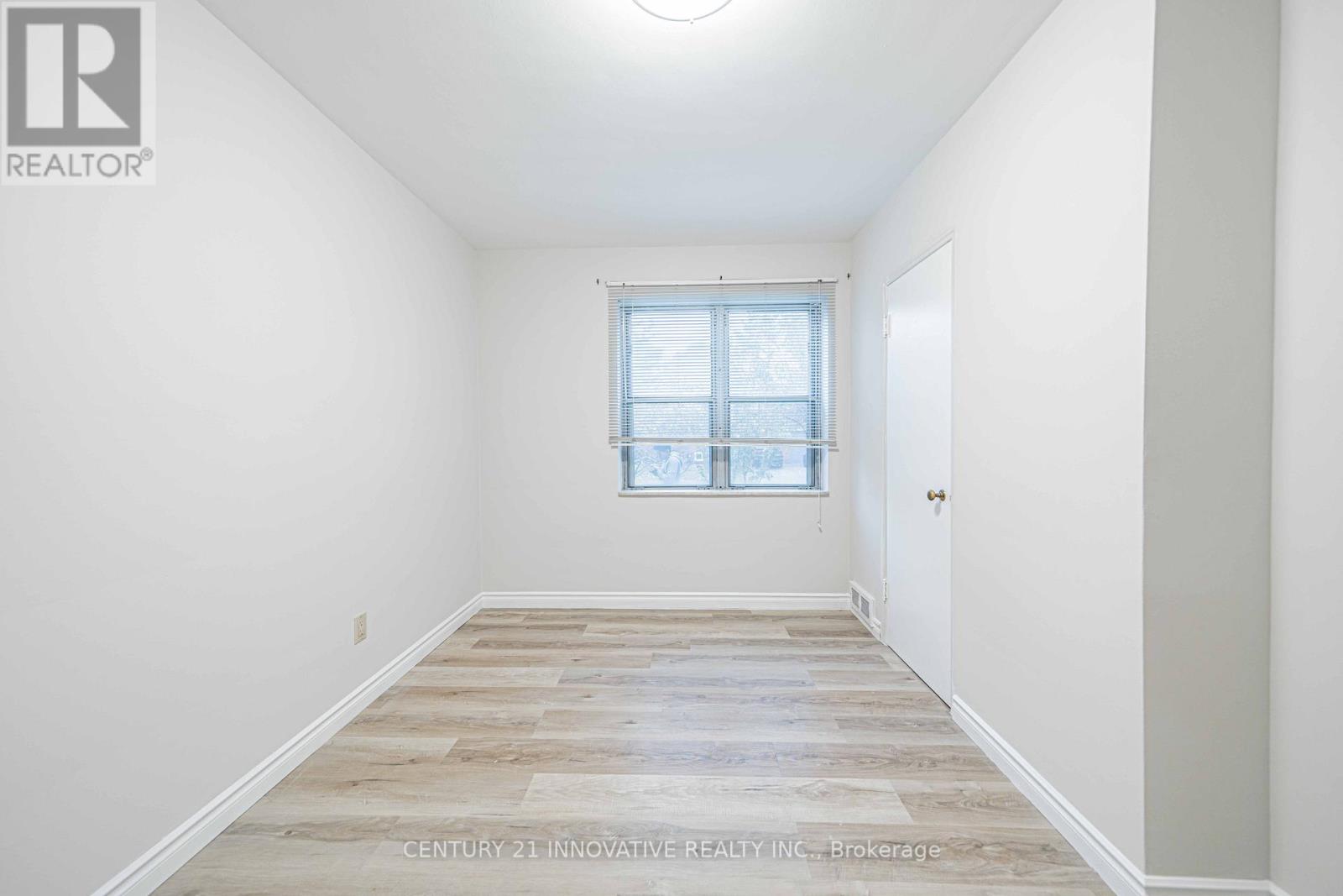 Upper - 22 Carysfort Road, Toronto, Ontario  M8Z 4X2 - Photo 22 - W13810334
