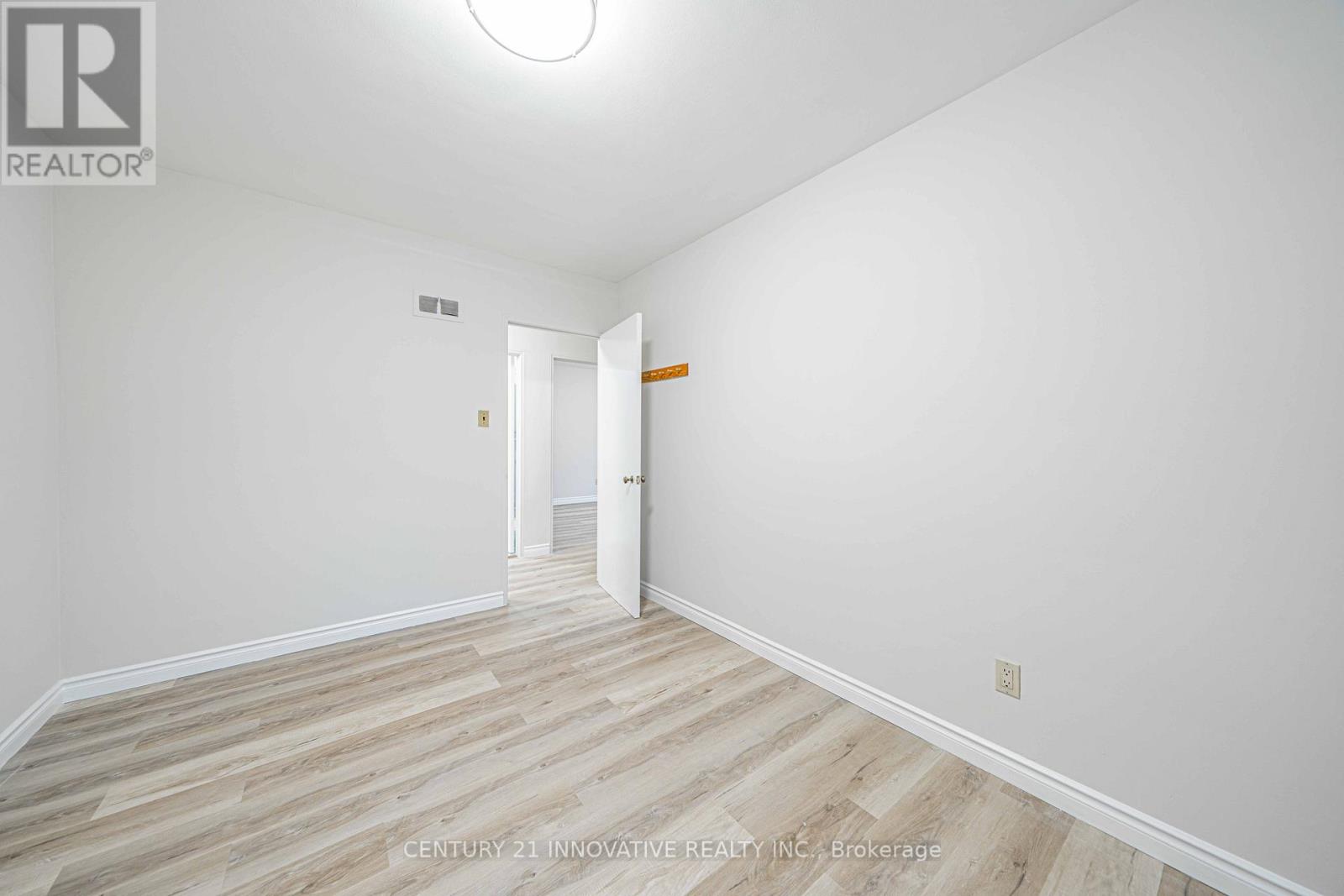 Upper - 22 Carysfort Road, Toronto, Ontario  M8Z 4X2 - Photo 24 - W13810334