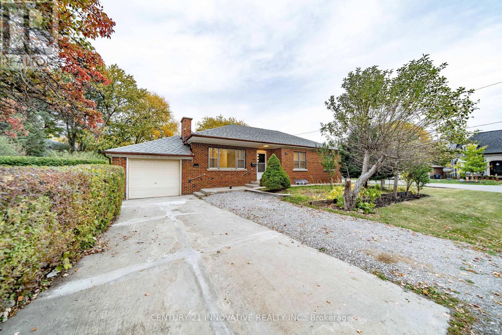 Upper - 22 Carysfort Road, Toronto, Ontario  M8Z 4X2 - Photo 3 - W13810334