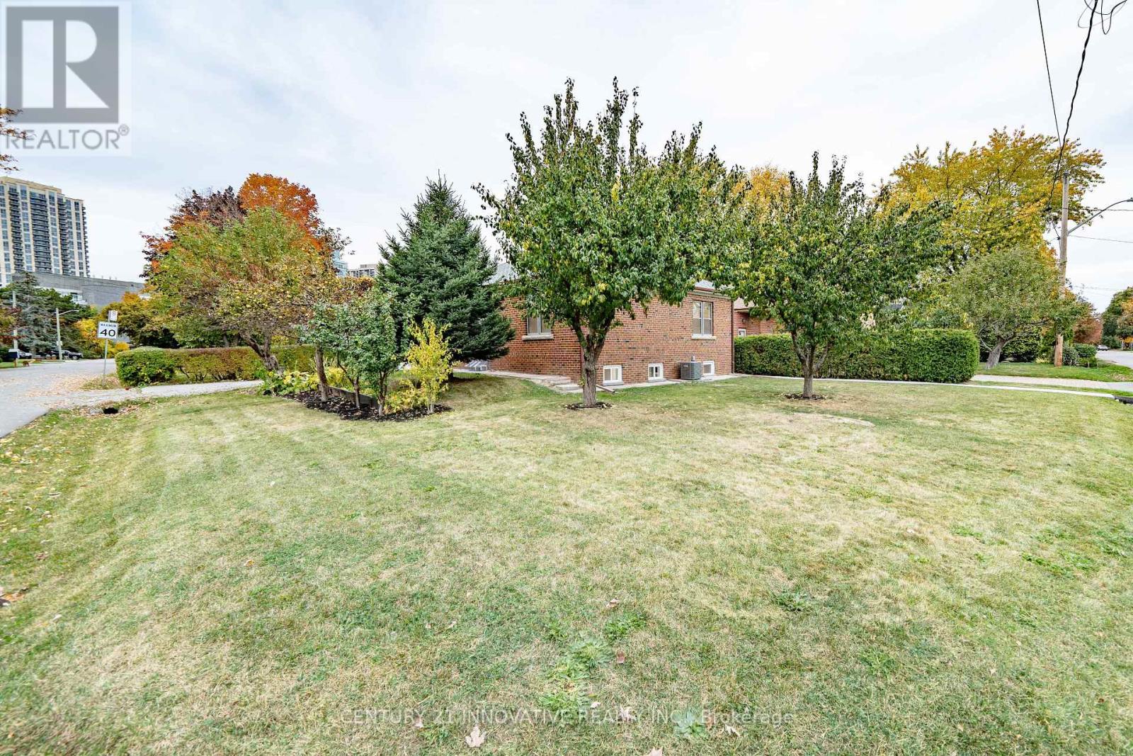 Upper - 22 Carysfort Road, Toronto, Ontario  M8Z 4X2 - Photo 37 - W13810334