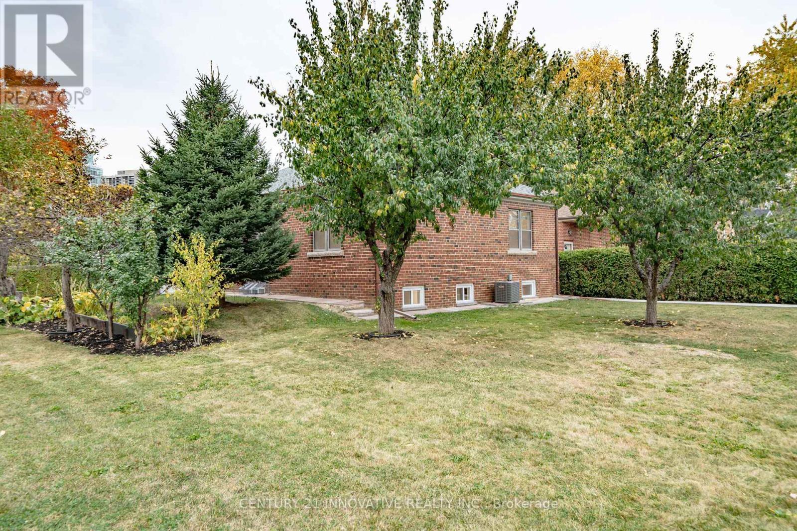 Upper - 22 Carysfort Road, Toronto, Ontario  M8Z 4X2 - Photo 38 - W13810334