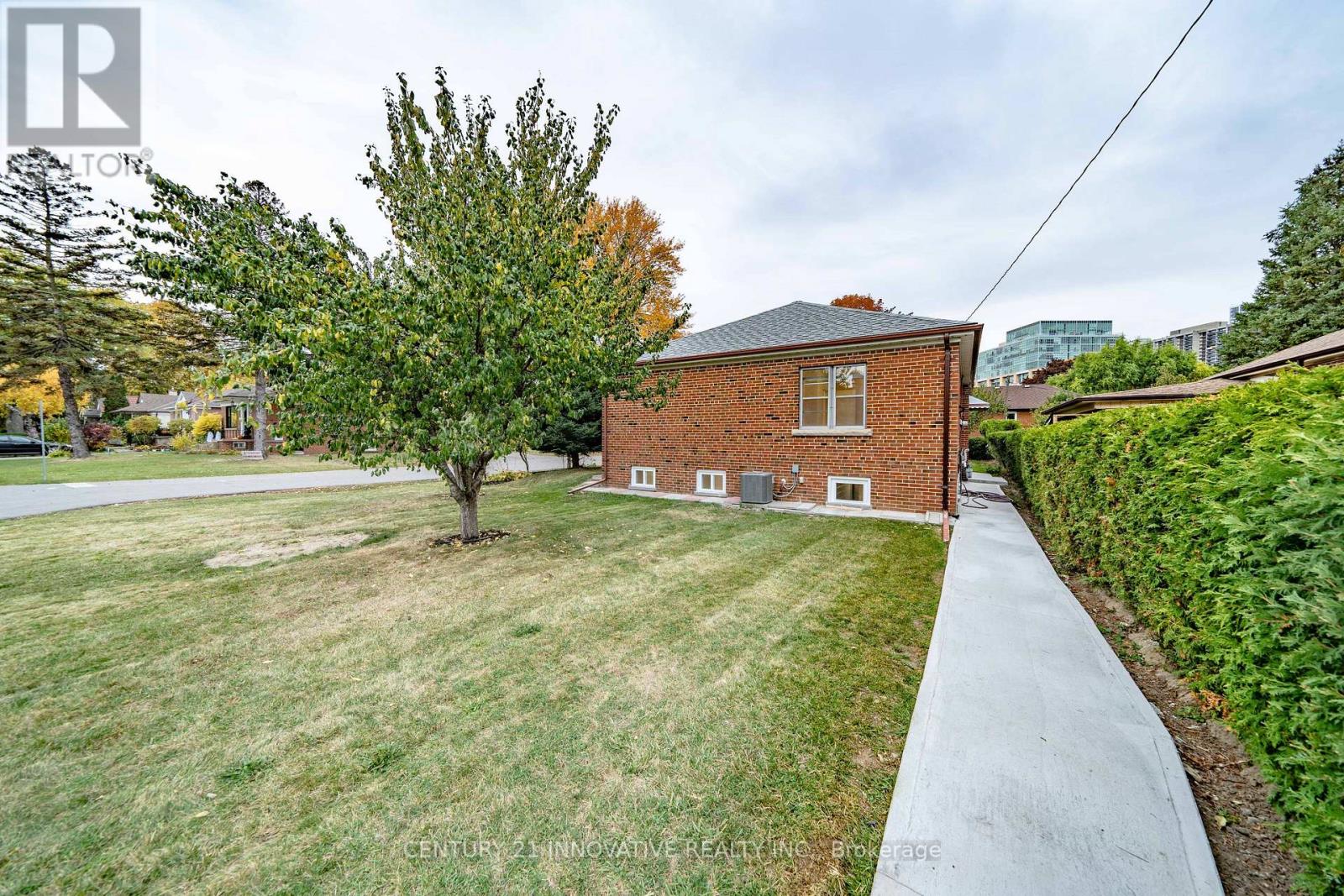 Upper - 22 Carysfort Road, Toronto, Ontario  M8Z 4X2 - Photo 39 - W13810334