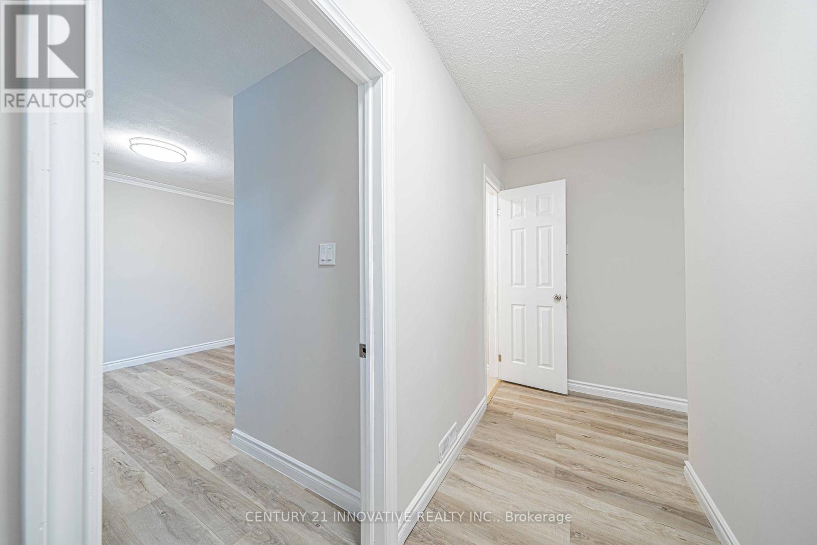 Upper - 22 Carysfort Road, Toronto, Ontario  M8Z 4X2 - Photo 4 - W13810334