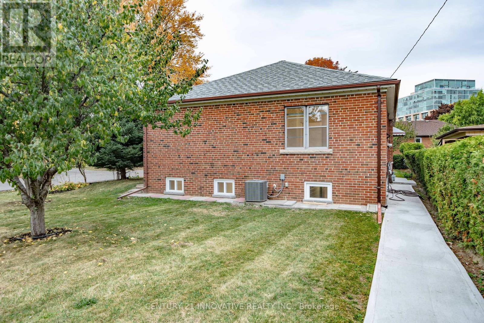 Upper - 22 Carysfort Road, Toronto, Ontario  M8Z 4X2 - Photo 40 - W13810334