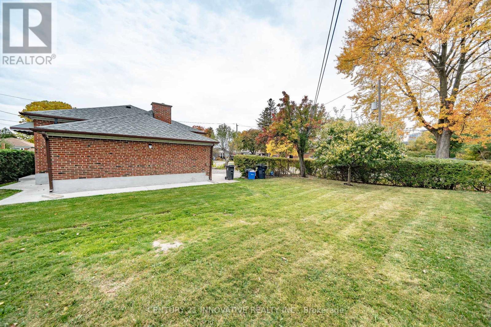 Upper - 22 Carysfort Road, Toronto, Ontario  M8Z 4X2 - Photo 46 - W13810334