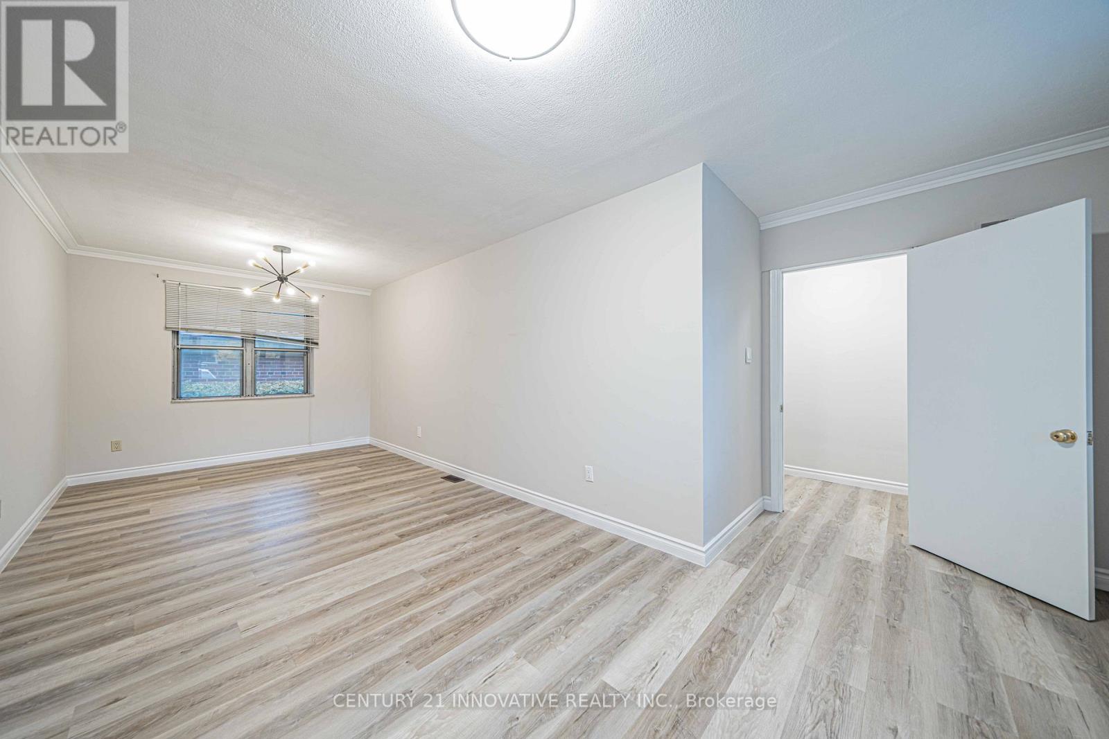 Upper - 22 Carysfort Road, Toronto, Ontario  M8Z 4X2 - Photo 8 - W13810334