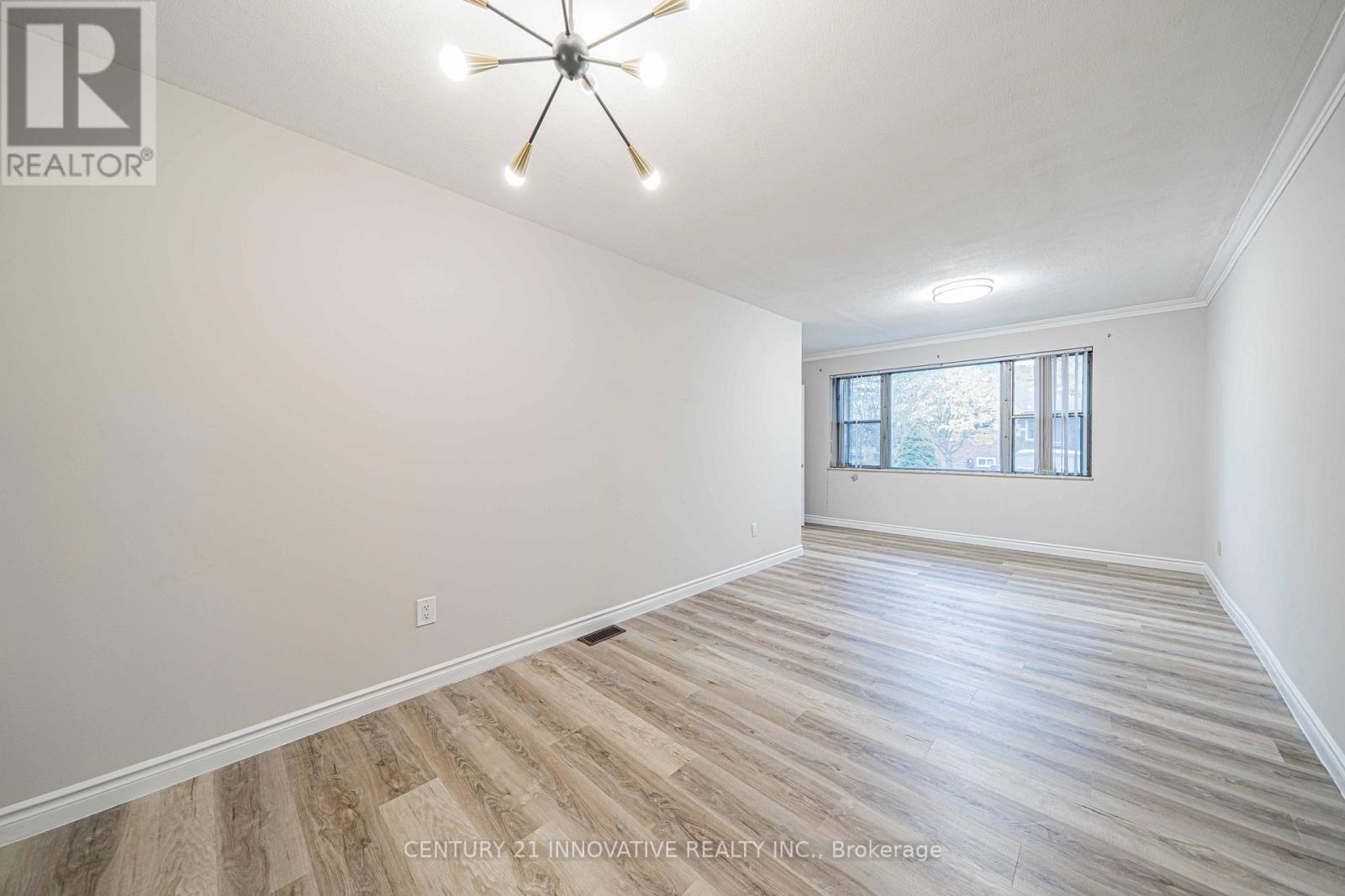 Upper - 22 Carysfort Road, Toronto, Ontario  M8Z 4X2 - Photo 9 - W13810334