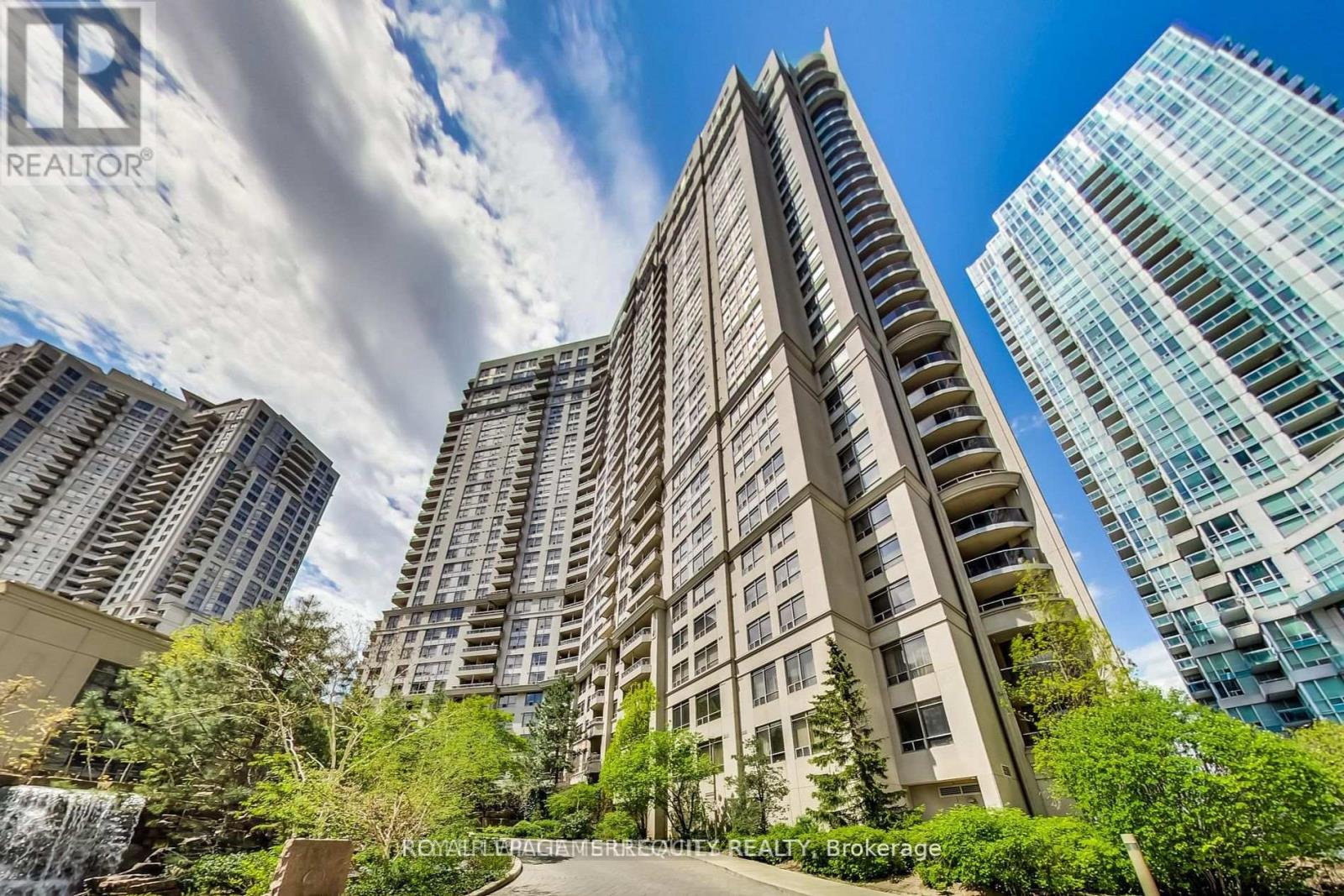 226 - 3888 Duke Of York Boulevard, Mississauga, Ontario  L5B 4P5 - Photo 1 - W13810350